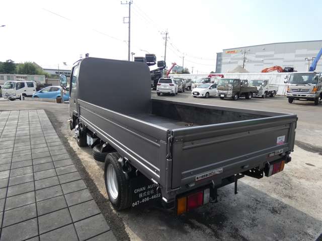 Isuzu Elf 8