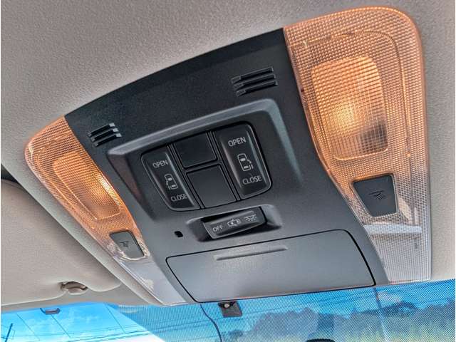 Toyota Alphard 4