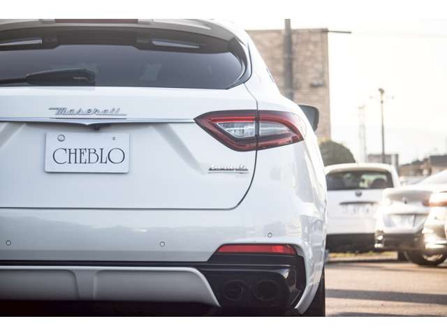 Maserati Levante 8