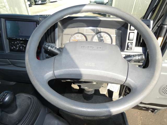 Isuzu Elf 13