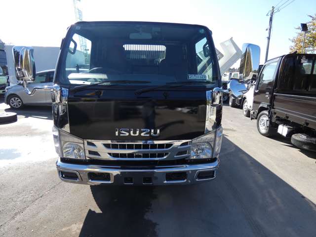 Isuzu Elf 4
