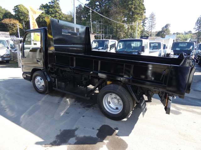 Isuzu Elf 6