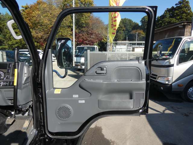 Isuzu Elf 7
