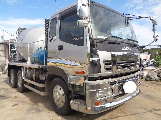 Isuzu Giga 2