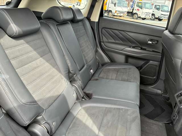 Mitsubishi Outlander PHEV 11