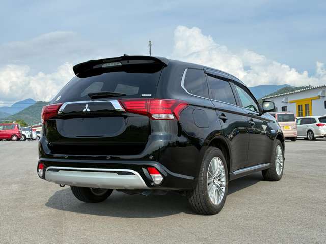 Mitsubishi Outlander PHEV 3