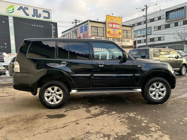 Mitsubishi Pajero 11