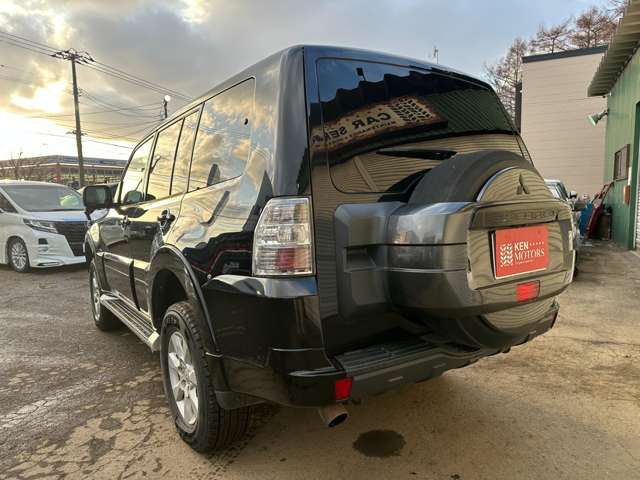 Mitsubishi Pajero 8