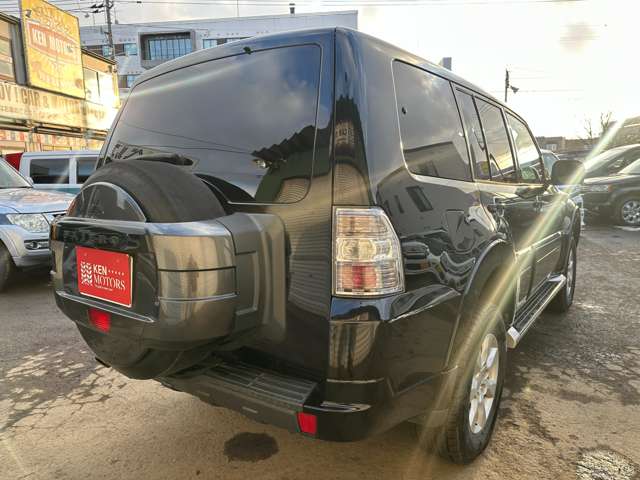 Mitsubishi Pajero 10