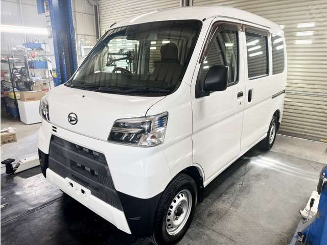 Daihatsu Hijet Cargo 3