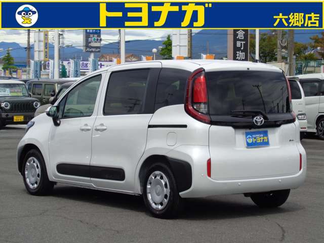 Toyota Sienta 2