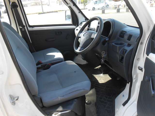 Daihatsu Hijet Deck Van 9