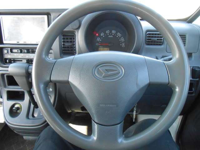 Daihatsu Hijet Deck Van 10