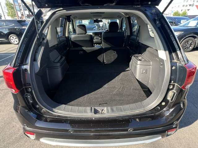 Mitsubishi Outlander PHEV 11