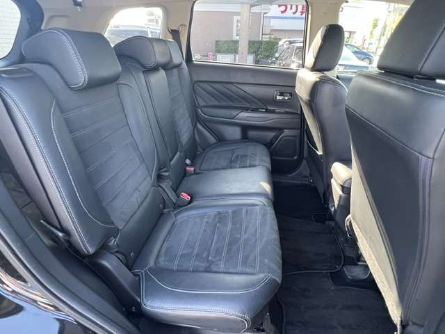Mitsubishi Outlander PHEV 7