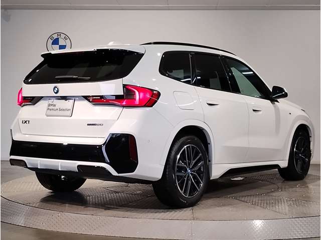 BMW iX1 8