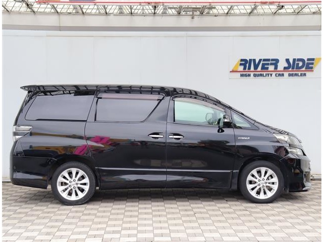 Toyota Vellfire Hybrid 5