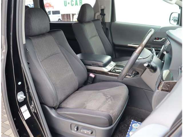 Toyota Vellfire Hybrid 10