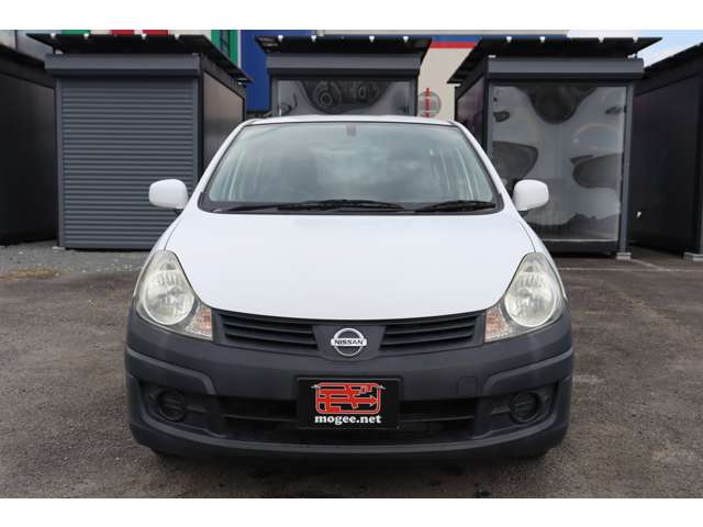 Nissan AD 8