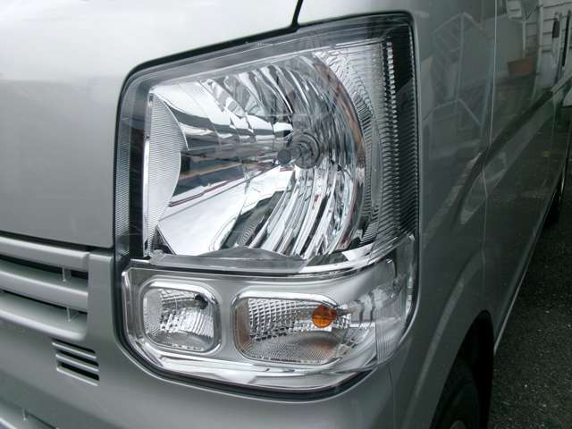 Mitsubishi Minicab Van 12