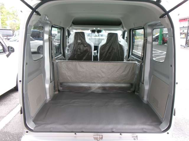 Mitsubishi Minicab Van 4