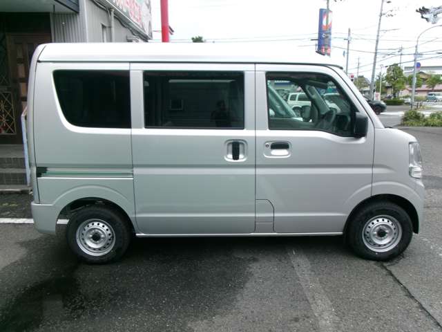 Mitsubishi Minicab Van 7