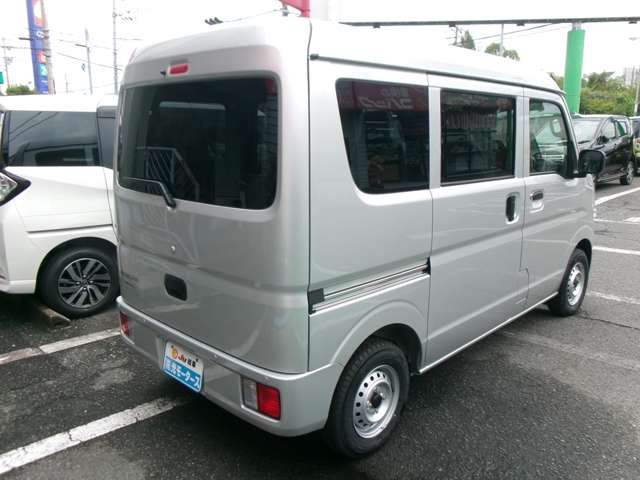 Mitsubishi Minicab Van 8