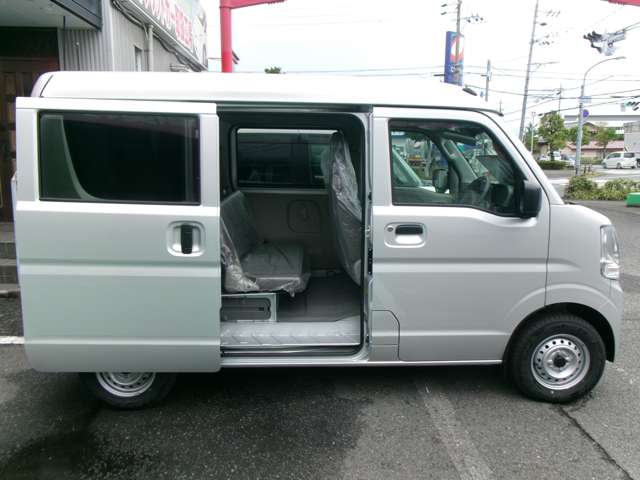 Mitsubishi Minicab Van 10
