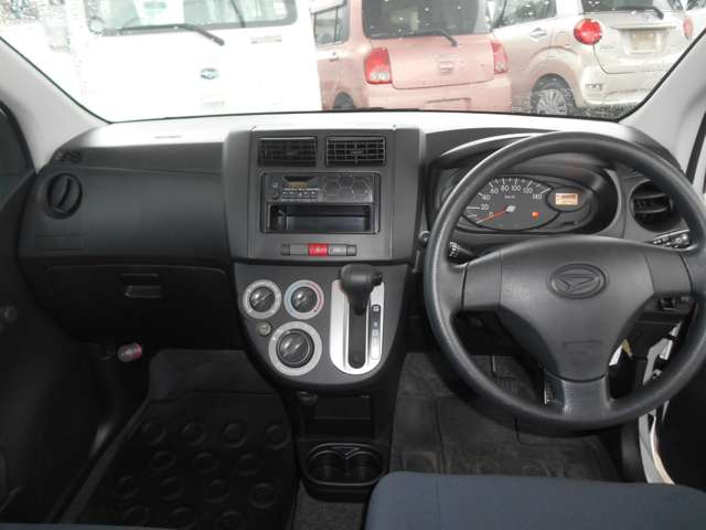 Daihatsu Mira 11