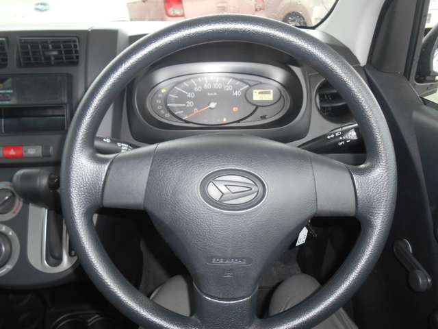 Daihatsu Mira 12
