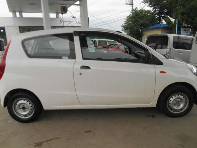 Daihatsu Mira 5
