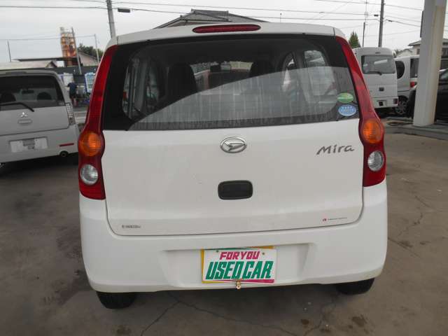 Daihatsu Mira 8