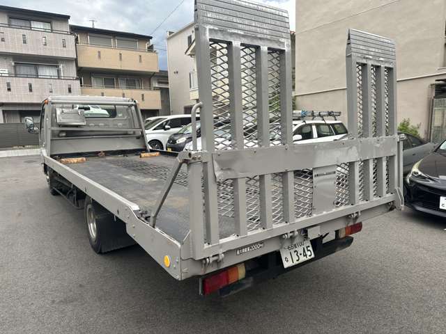 Isuzu Elf 6