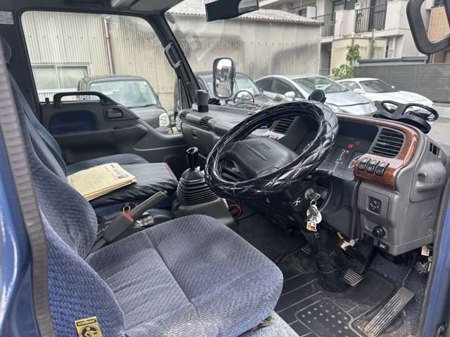 Isuzu Elf 9