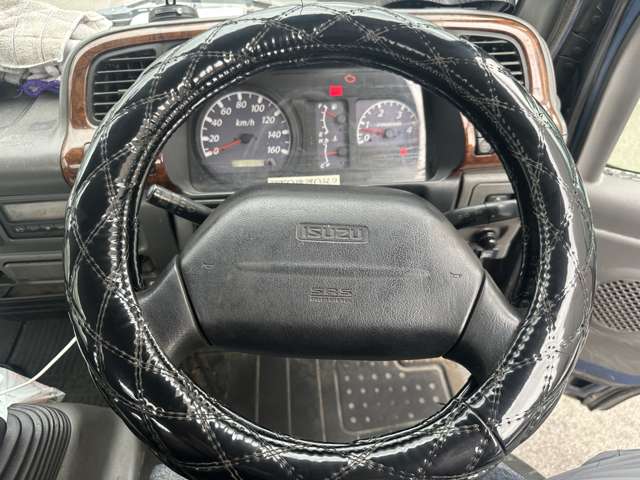 Isuzu Elf 10