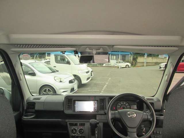 Daihatsu Hijet Cargo 12