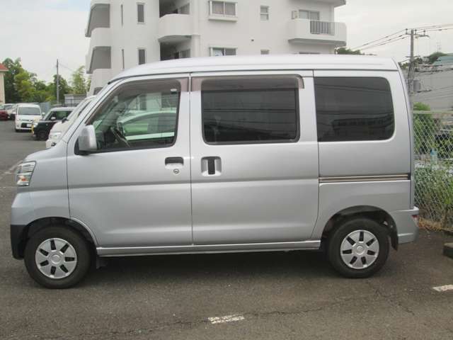 Daihatsu Hijet Cargo 6
