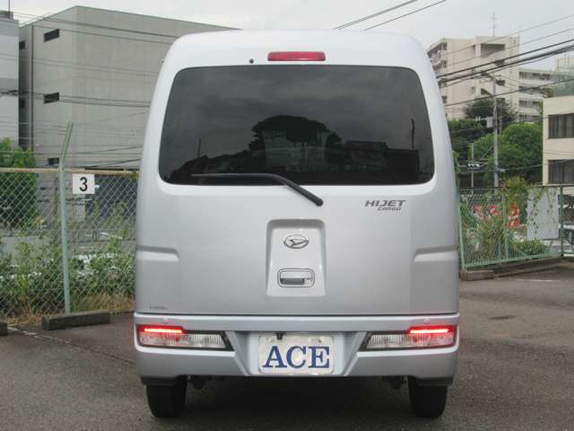 Daihatsu Hijet Cargo 8