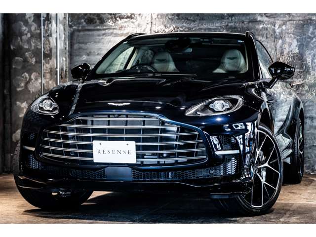 Aston Martin DBX 11