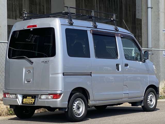 Daihatsu Hijet Cargo 2