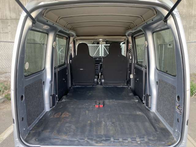 Daihatsu Hijet Cargo 6