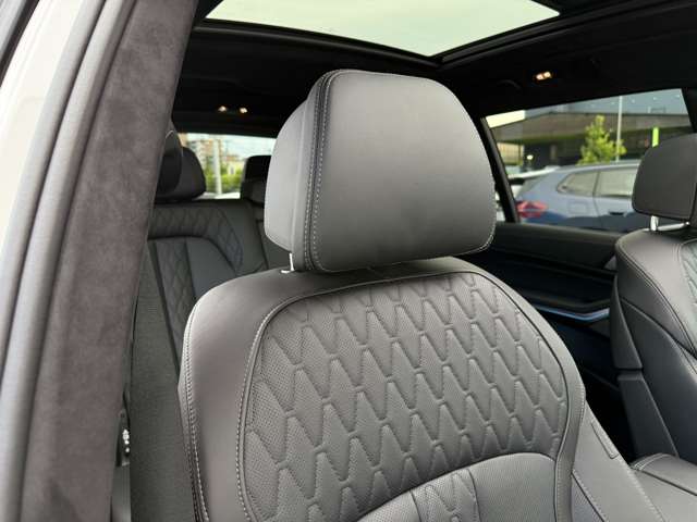BMW X7 9