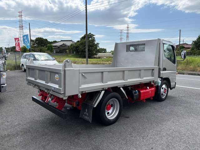 Mitsubishi Fuso Canter 9