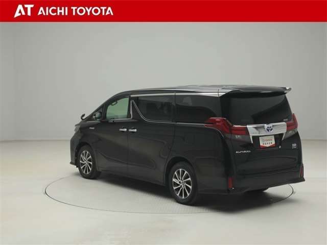 Toyota Alphard 4