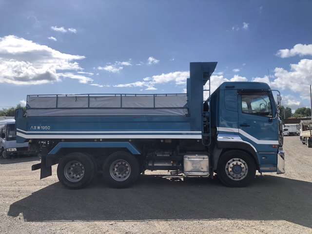 UD Trucks Quon 8
