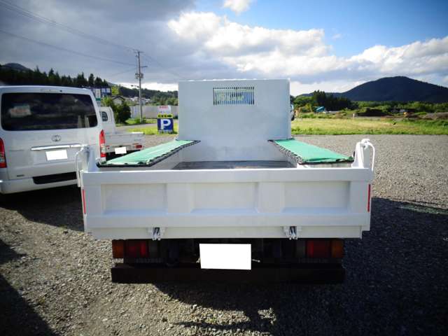 Isuzu Elf 6