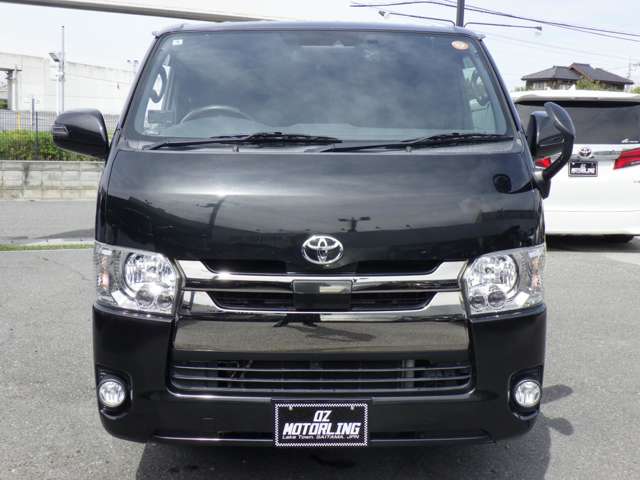 Toyota Hiace Van 9