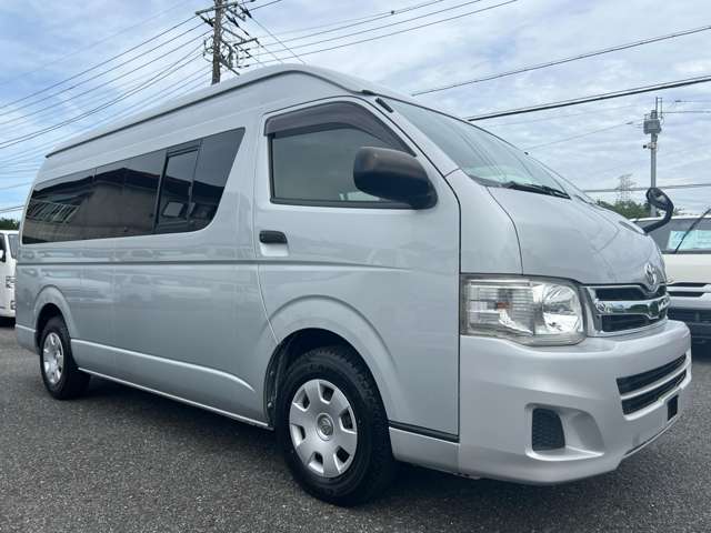 Toyota Hiace Van 5