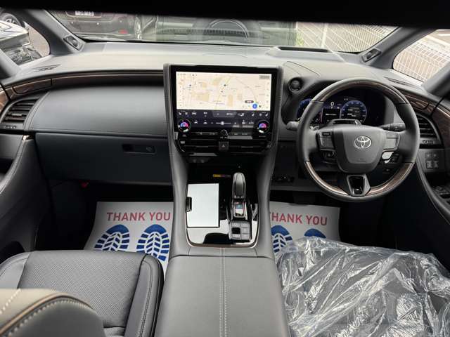 Toyota Alphard 3