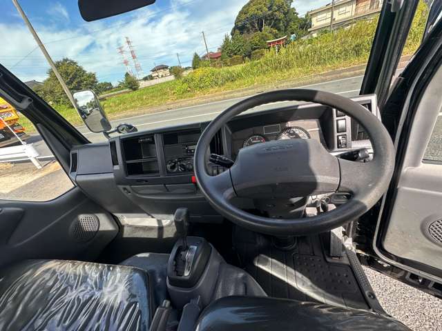 Isuzu Elf 12